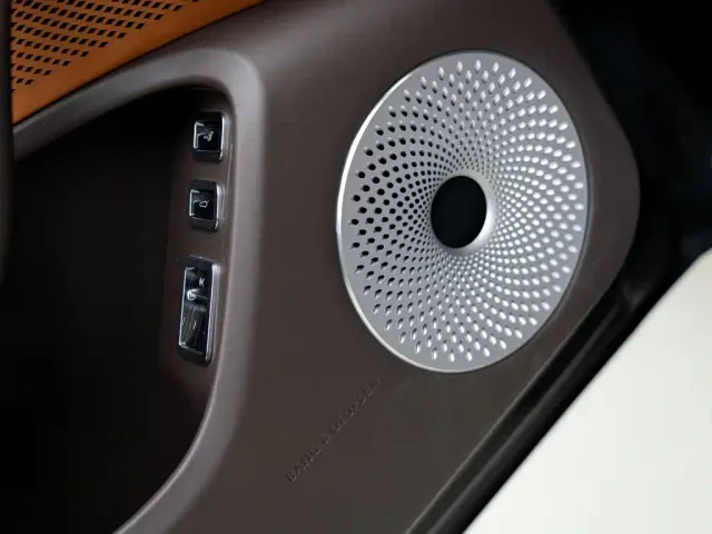 Bentley Flying Spur — Фото автомобиля 10