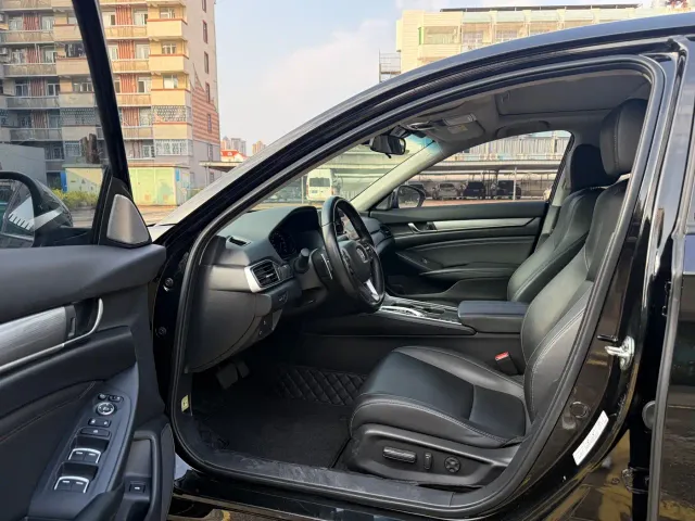 Honda Accord — Фото автомобиля 9