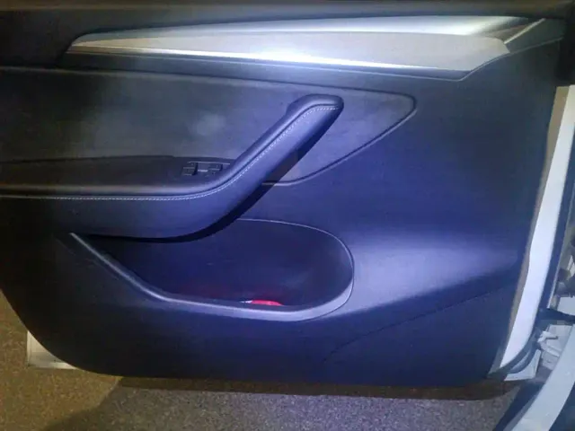 Tesla Model Y — Фото автомобиля 7