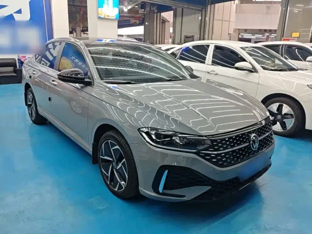 Volkswagen Lavida — Фото автомобиля 3