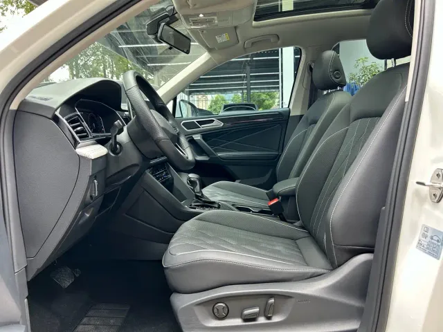 Volkswagen Tiguan L — Фото автомобиля 4