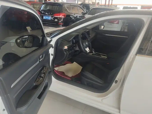 Nissan Teana — Фото автомобиля 15
