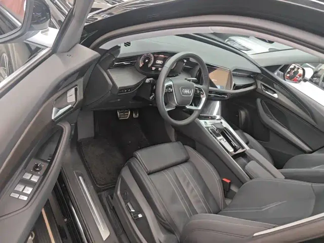 Audi Q6 — Фото автомобиля 15