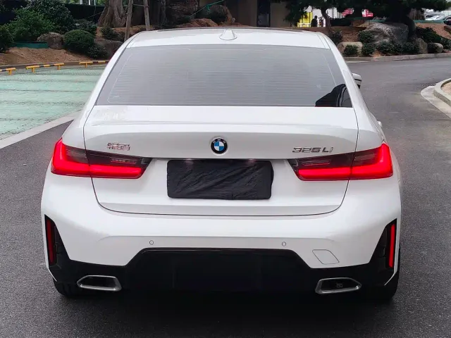 BMW 3 Series — Фото автомобиля 17