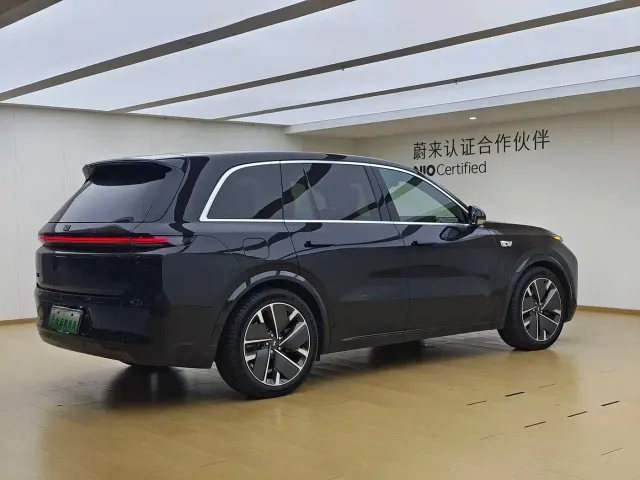 Li Auto L8 — Фото автомобиля 6