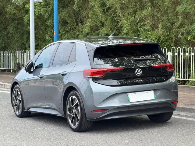 Volkswagen ID.3 — Фото автомобиля 9