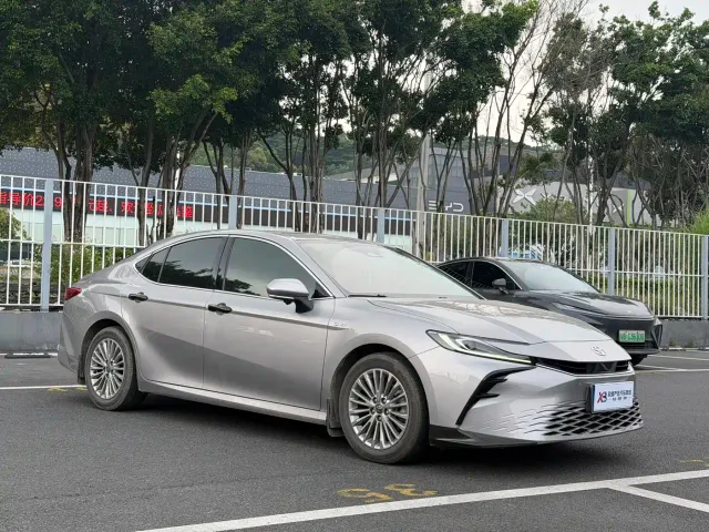 Toyota Camry — Фото автомобиля 3