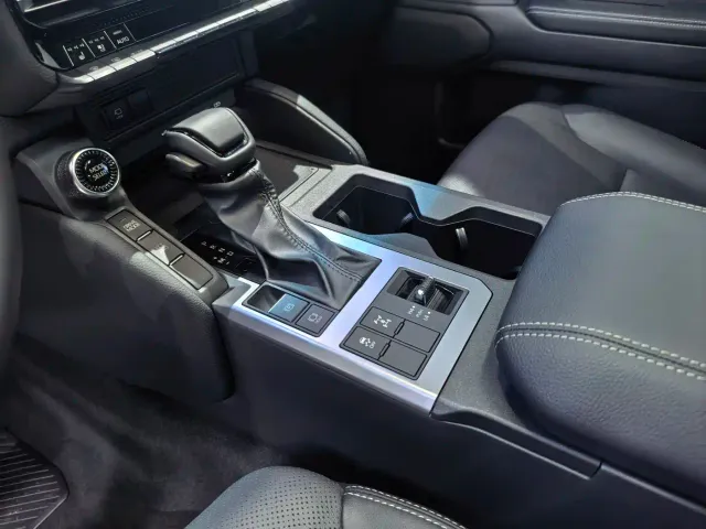 Toyota Prado — Фото автомобиля 6