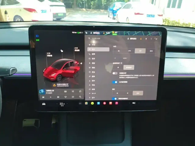 Tesla Model Y — Фото автомобиля 12