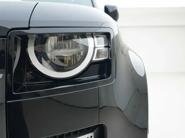 Land Rover Defender — Фото автомобиля 14