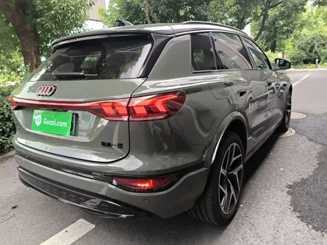 Audi Q6L e-tron — Фото автомобиля 6