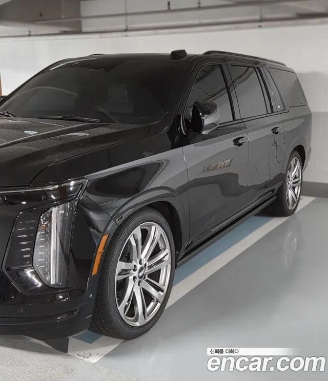 Cadillac Escalade 5th Gen — Фото автомобиля 2