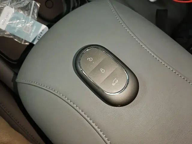 IM Motors LS6 — Фото автомобиля 8