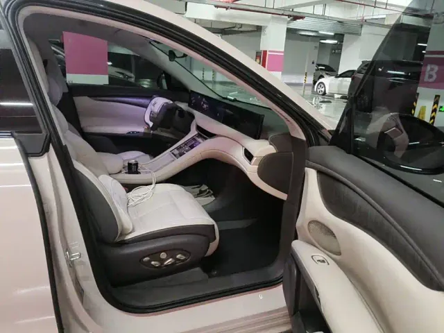 IM Motors LS6 — Фото автомобиля 12
