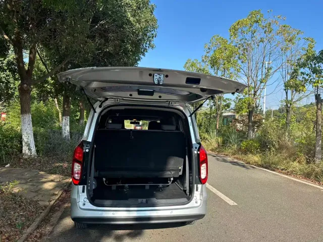 Wuling Hongguang — Фото автомобиля 22
