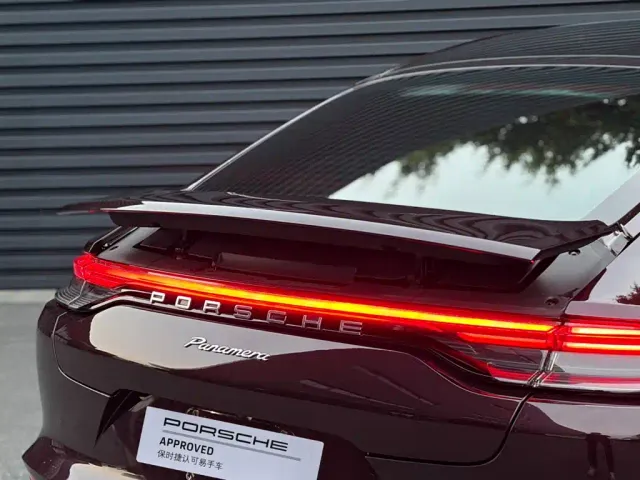 Porsche Panamera — Фото автомобиля 10