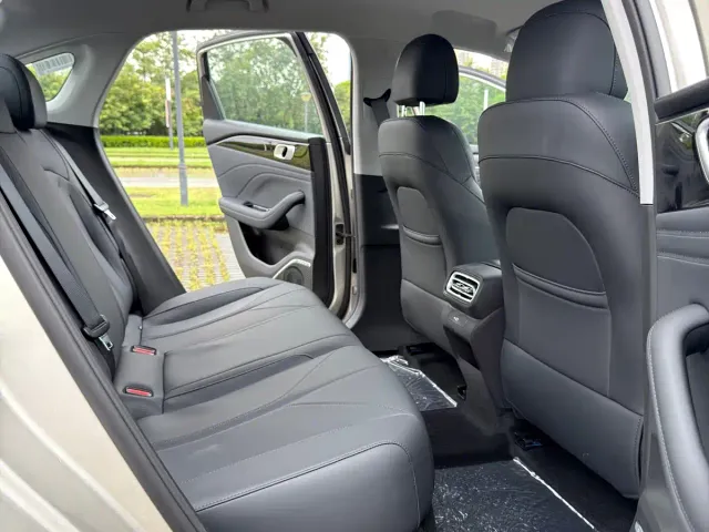 Geely Galaxy Stellar 6 — Фото автомобиля 18