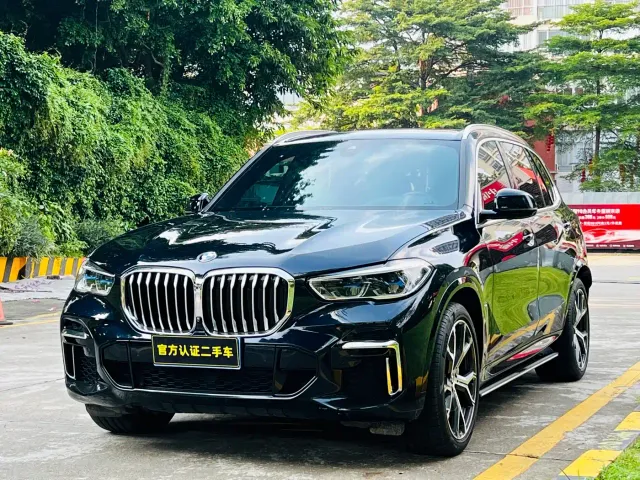 Фотография автомобиля — BMW X5