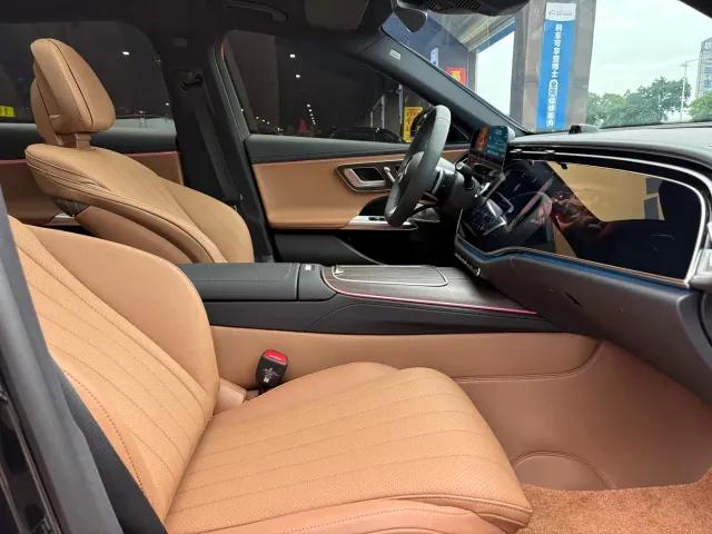 Mercedes-Benz E-Class — Фото автомобиля 14