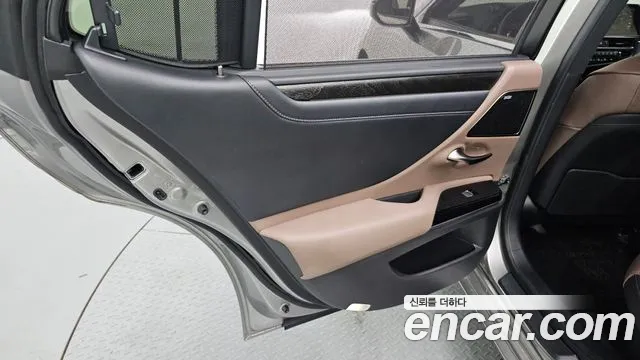 Lexus ES — Фото автомобиля 7