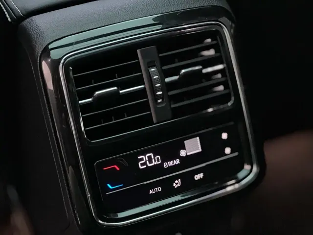 Volkswagen Passat — Фото автомобиля 17