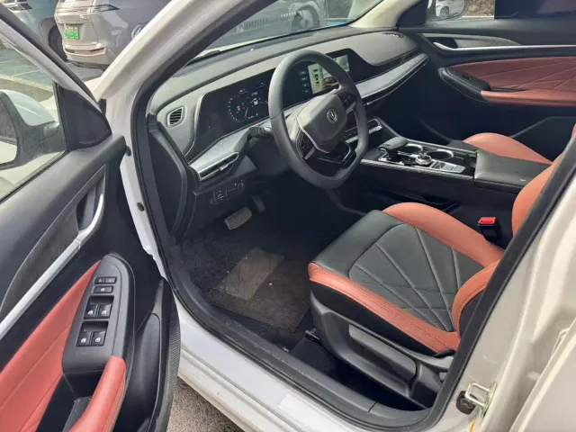 Changan Eado — Фото автомобиля 4