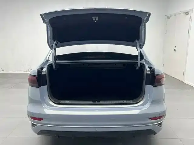 Geely Emgrand — Фото автомобиля 16