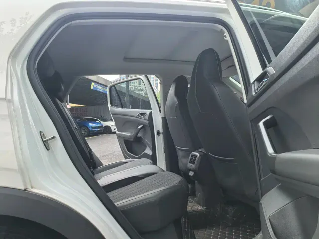 Volkswagen T-Cross — Фото автомобиля 8