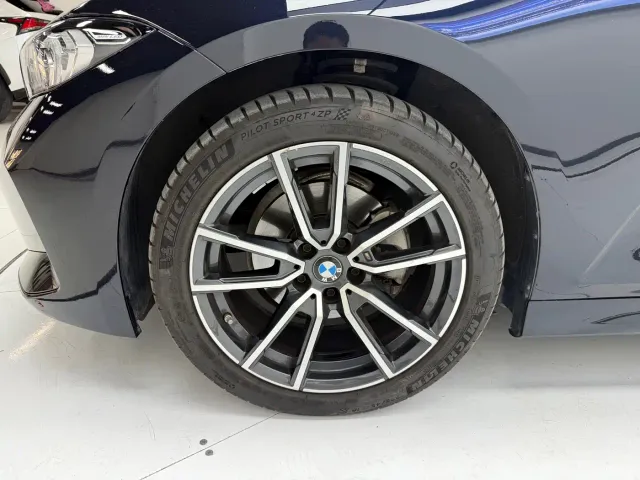 BMW 3 Series — Фото автомобиля 7