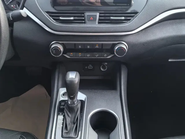 Nissan Teana — Фото автомобиля 11