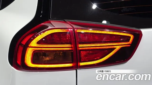 Kia Niro — Фото автомобиля 8