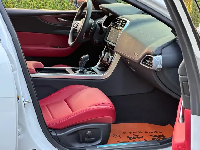 Jaguar XEL — Фото автомобиля 6