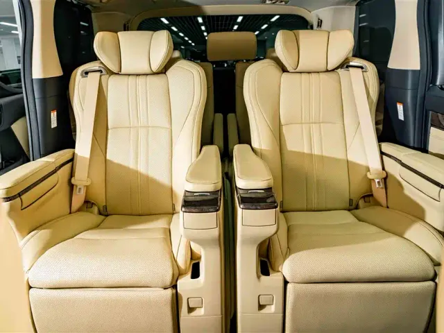 Toyota Alphard — Фото автомобиля 26