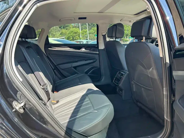 Volkswagen Passat — Фото автомобиля 10
