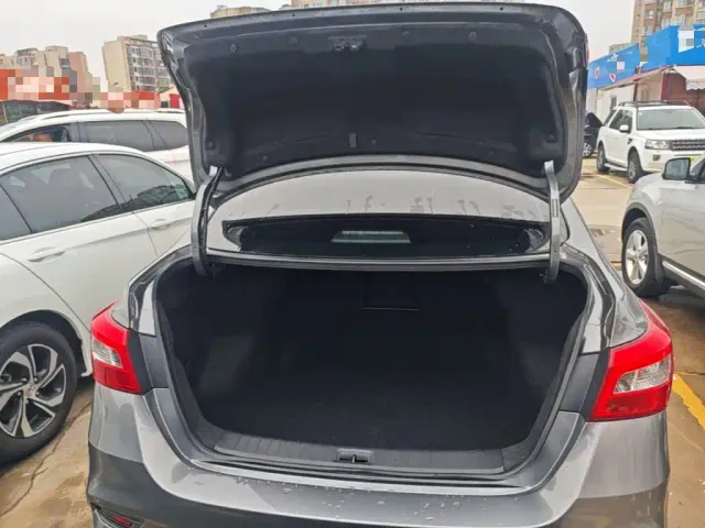 Nissan Sylphy — Фото автомобиля 18