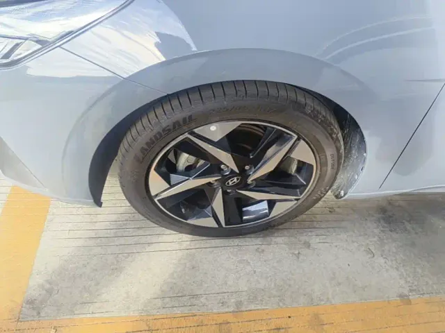 Hyundai Elantra — Фото автомобиля 22