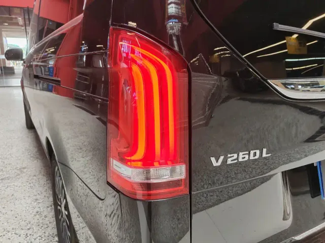 Mercedes-Benz V-Class — Фото автомобиля 23