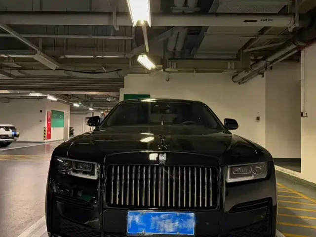 Rolls-Royce Ghost — Фото автомобиля 2