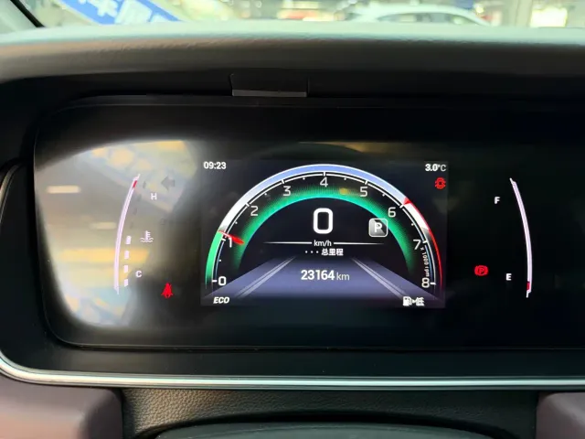 GAC Trumpchi M6 — Фото автомобиля 13