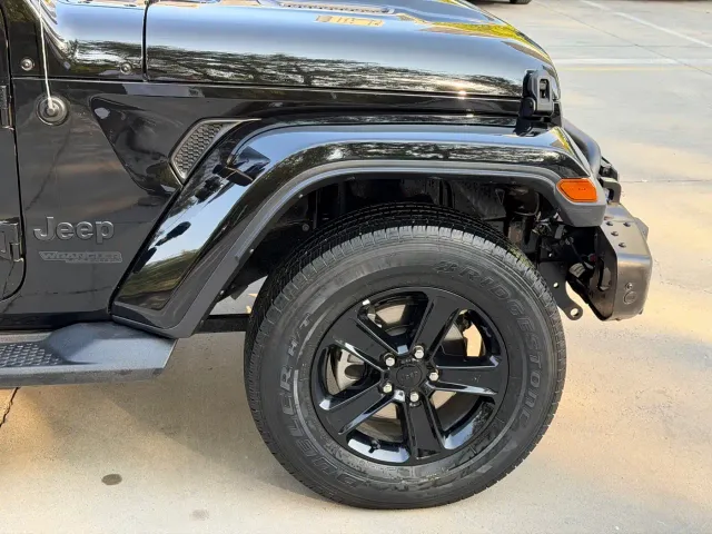 Jeep Wrangler — Фото автомобиля 9