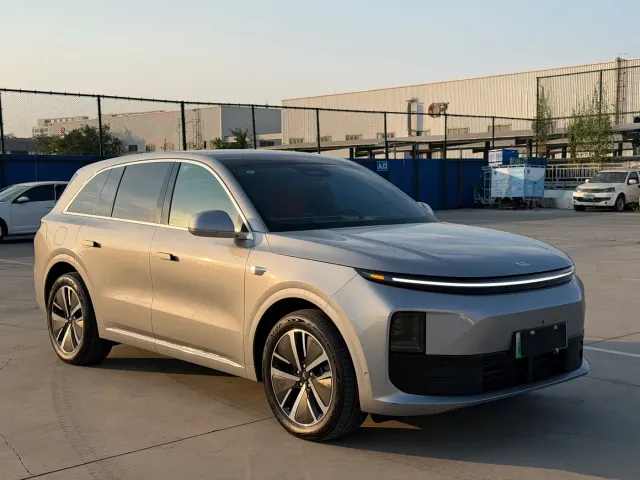 Li Auto Li Auto L6 2024 Pro — Фото автомобиля 3