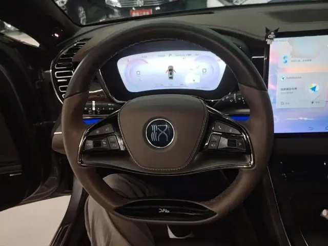 BYD Han — Фото автомобиля 10