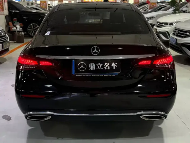 Mercedes-Benz E-Class — Фото автомобиля 8