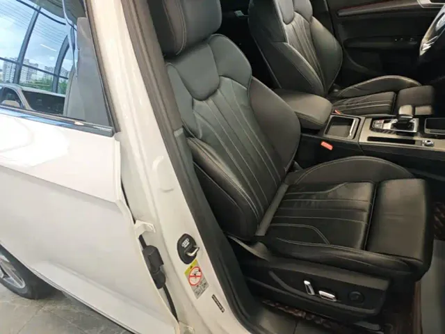 Audi Q5L — Фото автомобиля 24