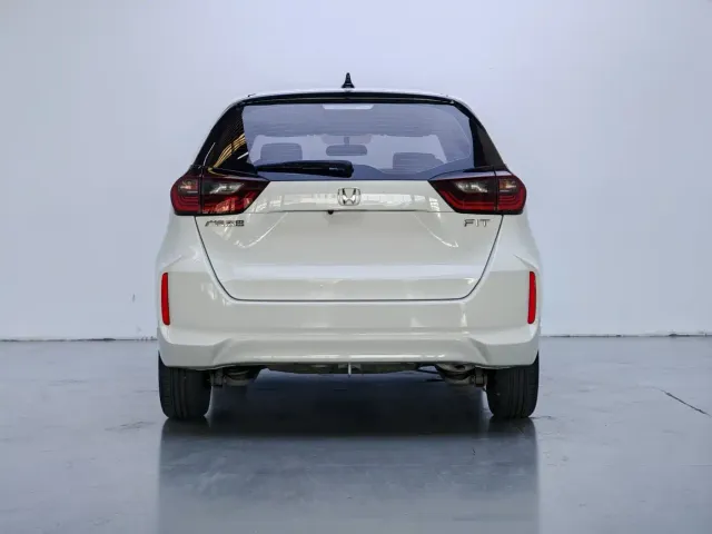 Honda Fit — Фото автомобиля 5
