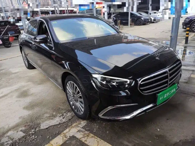 Mercedes-Benz E-Class — Фото автомобиля 3