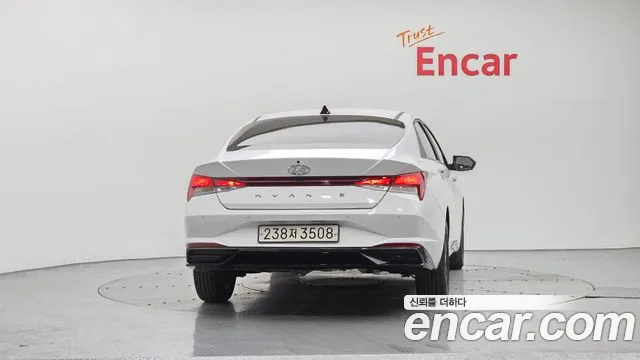 Hyundai AVANTE Avante (CN7) — Фото автомобиля 4