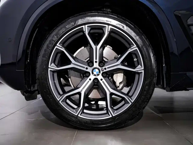 BMW X5 — Фото автомобиля 12