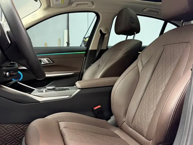 BMW 3 Series — Фото автомобиля 11