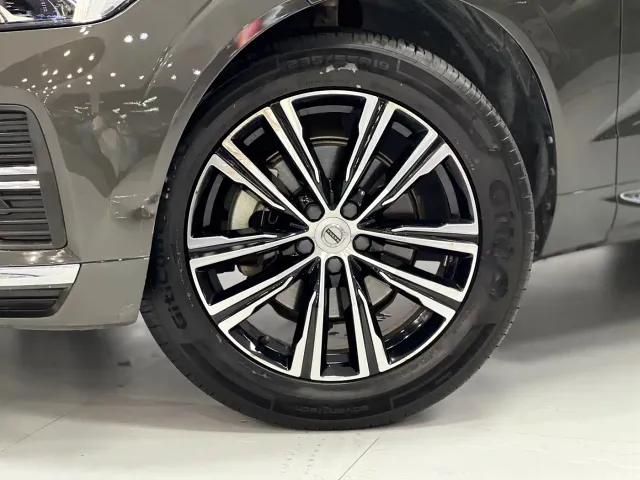 Volvo XC60 — Фото автомобиля 18